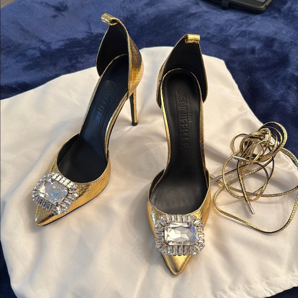 Jenniferle  Gold Cairo Pumps 36 6-6.5